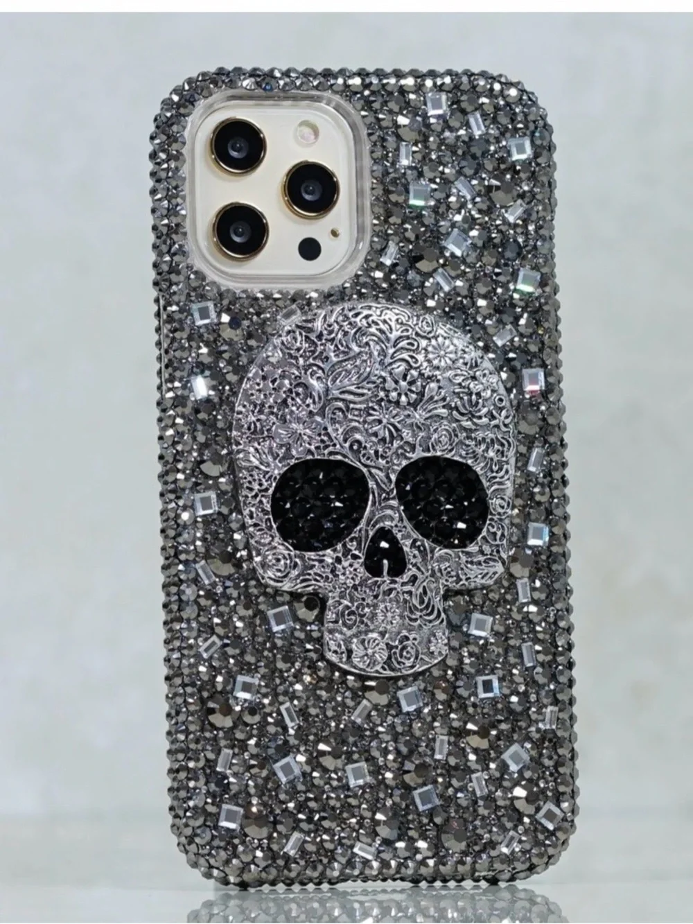 Lux Addiction- Metal and Crystal Skull Bling iPhone Case - Silver